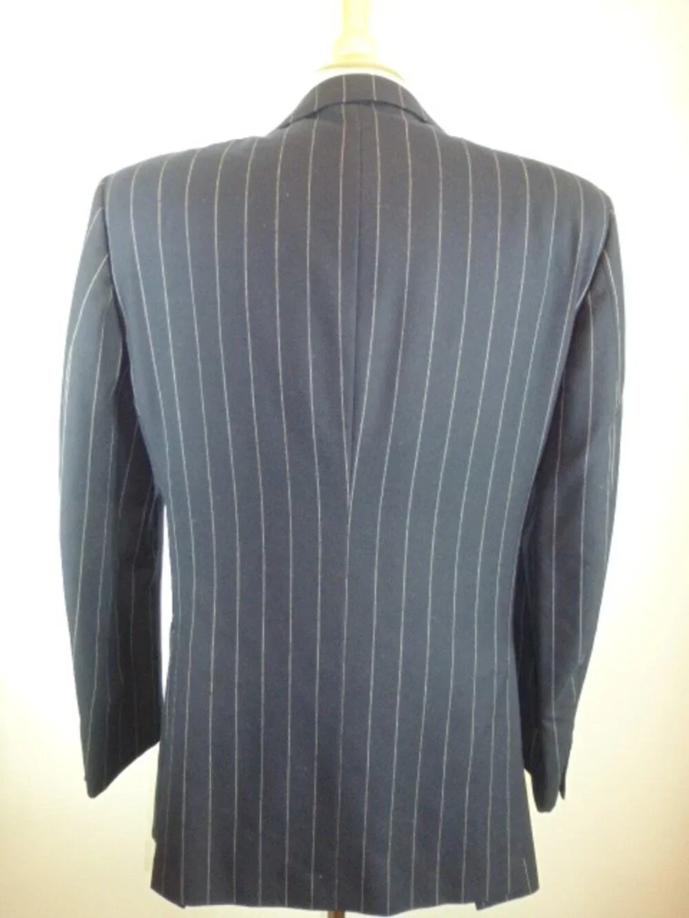 H. HUNTSMAN & SONS navy stripes 2 button blazer 42 Savile Row England vintage